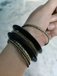 7-Black &amp; red kada style bracelet