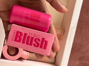 8 Product Makeup Lipstick Blush Combo