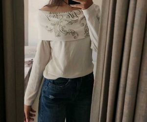 Ribbed Top with Graphic Detail