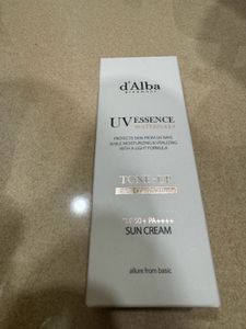 D’Alba Tone Up Sunscreen
