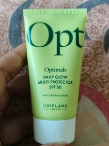 Oriflame Optimals Daily Glow MultiProtector SPF 50