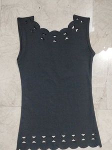 Chic Black Sleeveless Top