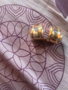 H And M Set Of Two Vibrant Earring