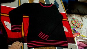 🤩Striped Black Knit Top Woolen