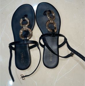 Rocia Trending Flats