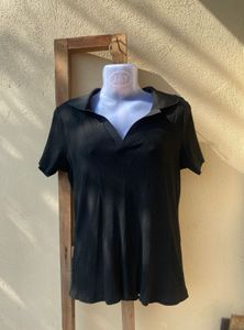 Black V-Neck Short Sleeve Top