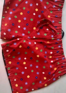 REVERSIBLE SHORTS 4 to 6 yrs girls.