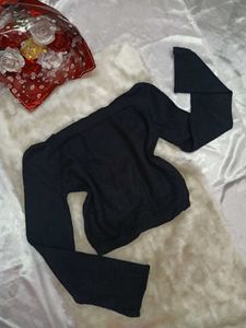 🖤Elegant Black Cropped Woolen Sweater🖤