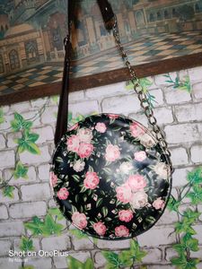 Beautiful Floral Sling Bag 😍