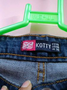 Kotty Navy Blue Straight Fit Jeans