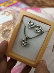 Sparkling Jewelry Set
