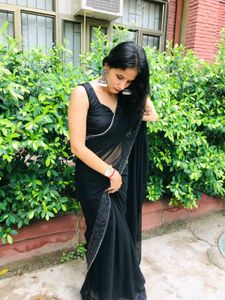 Elegant Black Saree,with Stiched Blouse