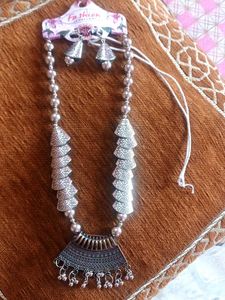 Necklace &amp; Earring Set