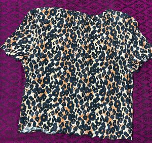 leopard print buttoned crop top