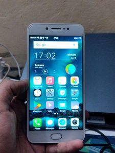 Vivo Y 35 4/64 At Good Conditions No Scratch On Sc