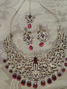 Elegant Indian Jewelry Set