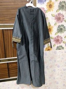 Elegant Grey Dress with Embroidery