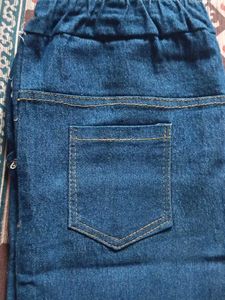 HELLO KITTY JEGGING JEANS.