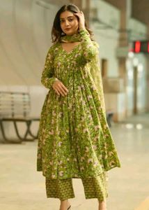 Elegant Floral Print Kurta Set