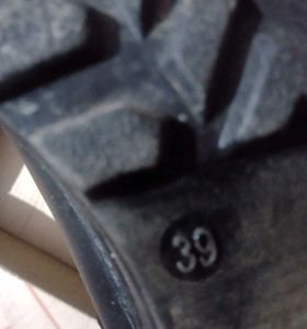 BOOTS 👠 FOR WOMEN ......