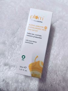 Plum 2% Alpha Arbutin & Hyaluronic Acid Face Serum