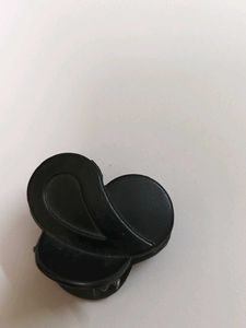 2 Set Of Small Clutures
