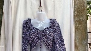 11221. Floral Print Crop Top