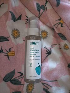 Plum Cica &amp; HYA-Betaine Vegan Mucin Essence