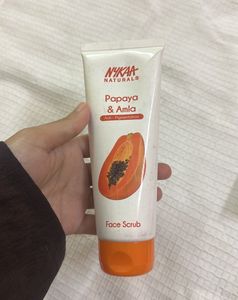 Nykaa Naturals Papaya Face Scrub