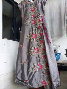 💝 Grey Gown