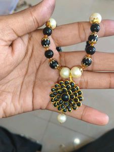 Black &amp; White Beaded Necklace Set