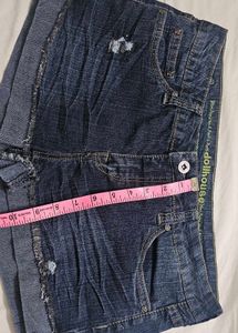 Dollhouse Distressed Denim Shorts – Size 11