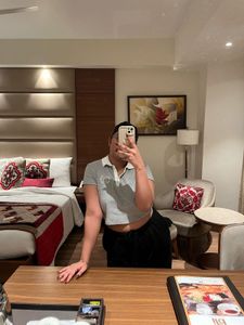 H&amp;M Crop T-shirt