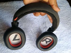 Plantronics Backbeat Pro Voyager Poly V8200 Series