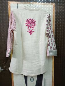 Printed Women&#39;s Top