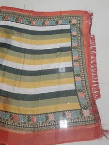 Colorblocked Saree With Blouse Piece