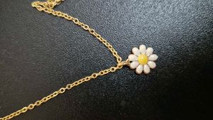 Daisy Pendant Necklace