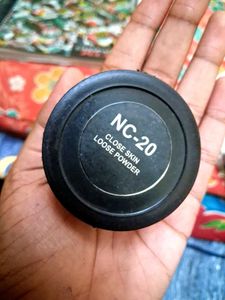 MAC NC-20 Loose Skin Powder