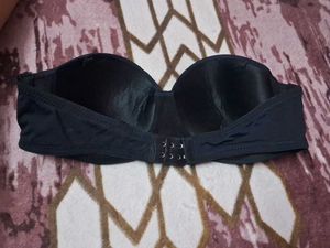 Black Strapless Bra