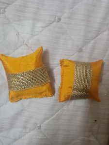 Ladoo Gopal Soft bed with 2 pollows &amp; 1 sheet