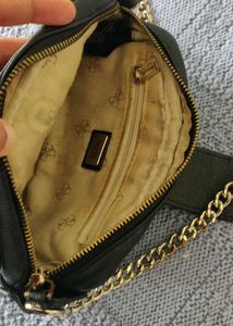 GUESS SLING BAG