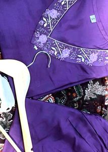 Suit Set Emroidery V Neck