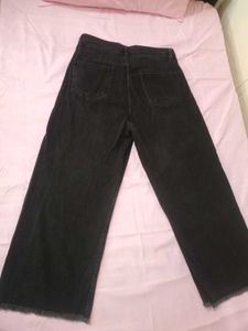 Black Wide Leg Cropped Jeans