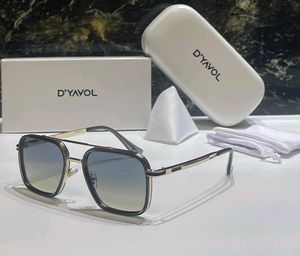 D'YAVOL Square Sunglasses