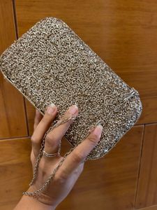 Sparkling Clutch