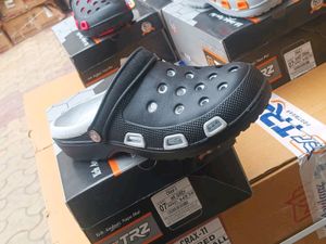2×5 Size Crocs