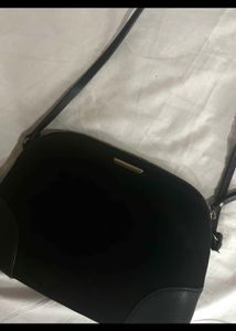 h&amp;m black shoulder bag