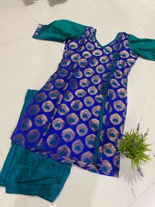 Elegant Blue &amp; Green Kurta Set