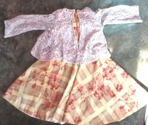 Cute Floral &amp; Lace Girls Outfit