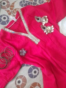 Pink Embellished Short Kurti🎀🍭